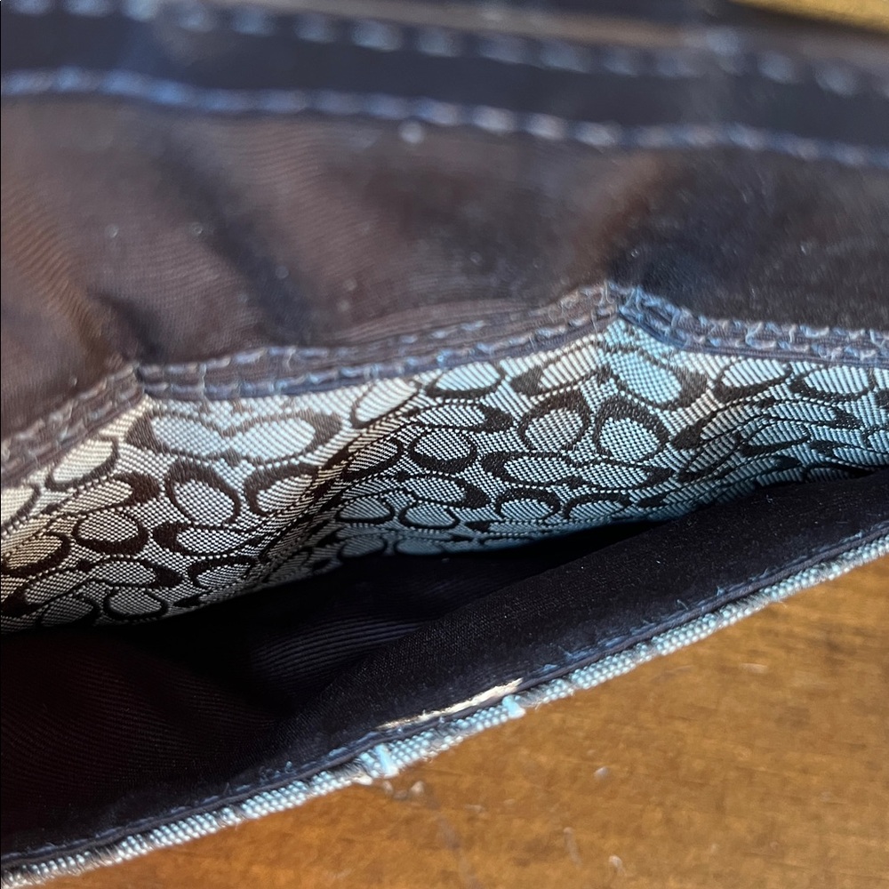 Coach Wristlet Front Buckle Pocket - Picture 11 of 13